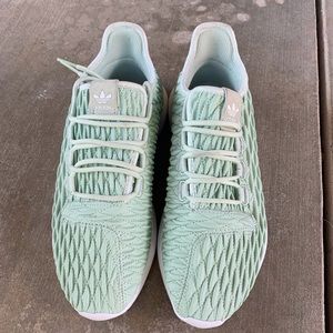 Adidas tubular shadow